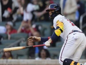 Acuña sacó a relucir la fuerza en Pittsburg  