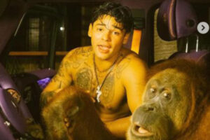 Ryan García ahora aparece cantando con un orangután