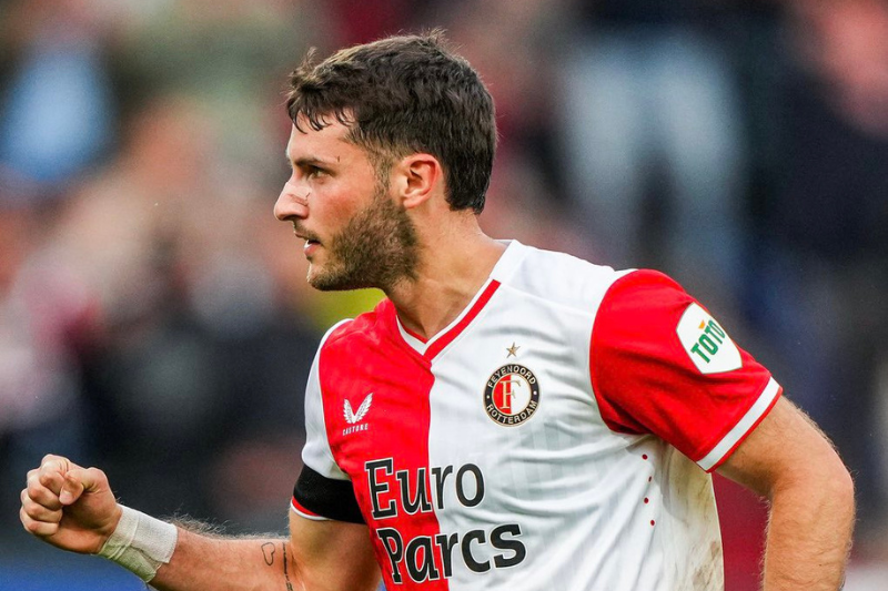 Santi Giménez es buscado por clubes ingleses. (Foto X @Feyenoord)