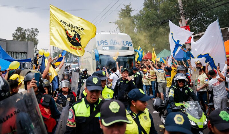 Las Águilas del América usa un autobus distractor.(Foto: 'X' Club América)
