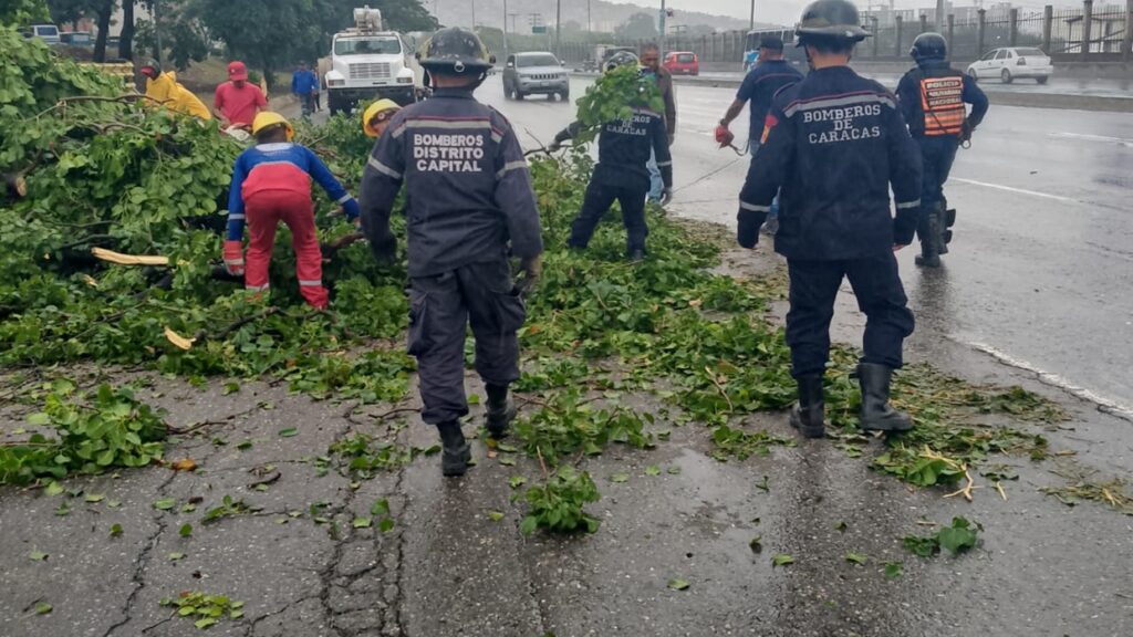 Sistema Nacional de Gestión de Riesgo se mantiene en alerta en el país ante la llegada de la segunda onda tropical