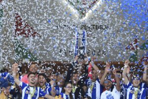 Losjugadores del Oporto celebran el título de Copa. EFE/EPA/ANTONIO COTRIM