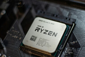 Los AMD Ryzen 9000 suben la apuesta para los gamers. Tenemos nueva arquitectura Zen 5 y, cómo no, algo de IA