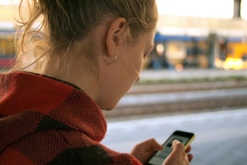España subirá en dos años la edad mínima para registrarse en redes sociales