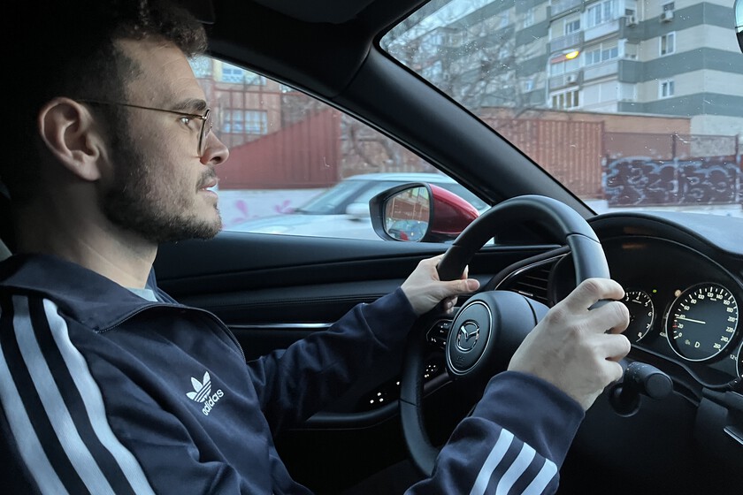 Llevo dos años conduciendo con el asistente de velocidad que será obligatorio en todos los coches nuevos. Es un infierno