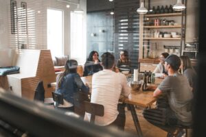 La generación Z guarda un as en la manga para hacerse un hueco en el mercado laboral: sus padres