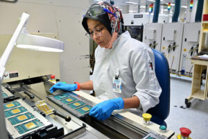 El director general de NVIDIA ha menospreciado los chips de Intel en la era de la IA. Intel, claro, se ha defendido