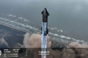 SpaceX aterriza por primera vez en un vuelo sin explosiones