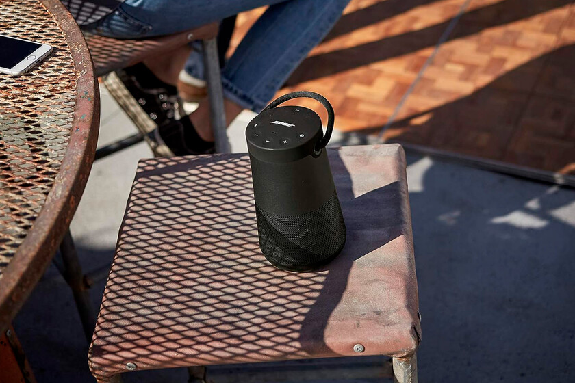 cae en picado el precio de este potente altavoz Bluetooth Bose con sonido envolvente 360 grados