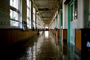 está perdiendo tanta población que ya tiene que cerrar escuelas
