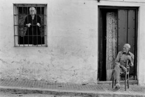 En 1975 una fotógrafa se lanzó a documentar las fiestas populares de España. El libro resultante lo cambió todo