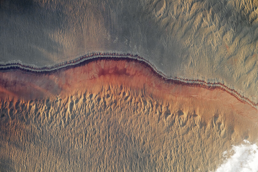 The Line es el proyecto faraónico de Arabia. China ha comenzado el suyo en este desierto, y la IA lo está acelerando