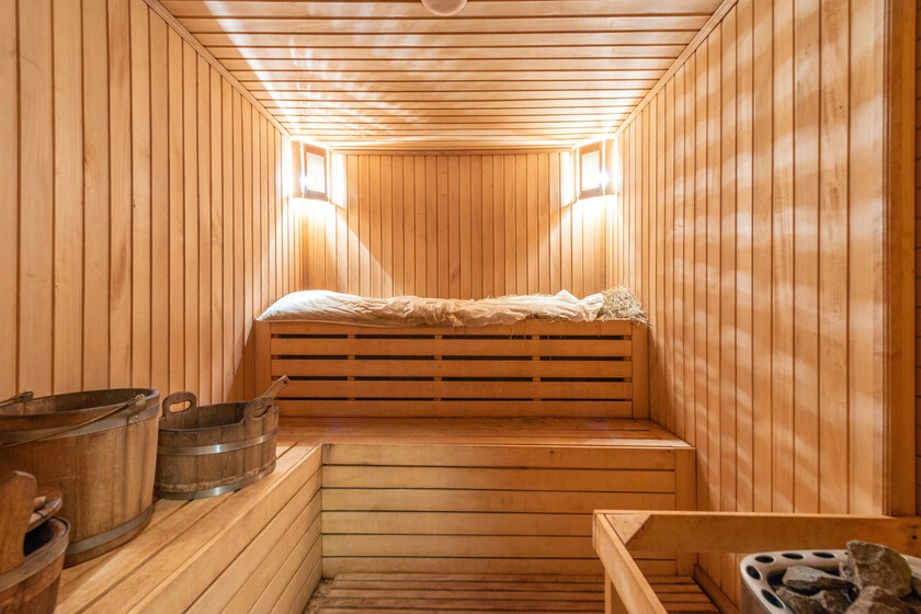 Un desarrollador polaco está creando un videojuego sobre una sauna. El incómodo requisito para sus empleados: reunirse en saunas
