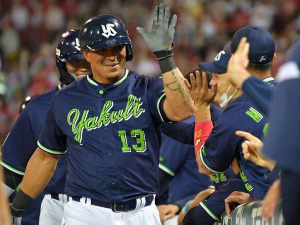 José Osuna alarga su estadía en Japón