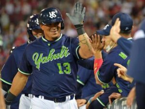 José Osuna alarga su estadía en Japón