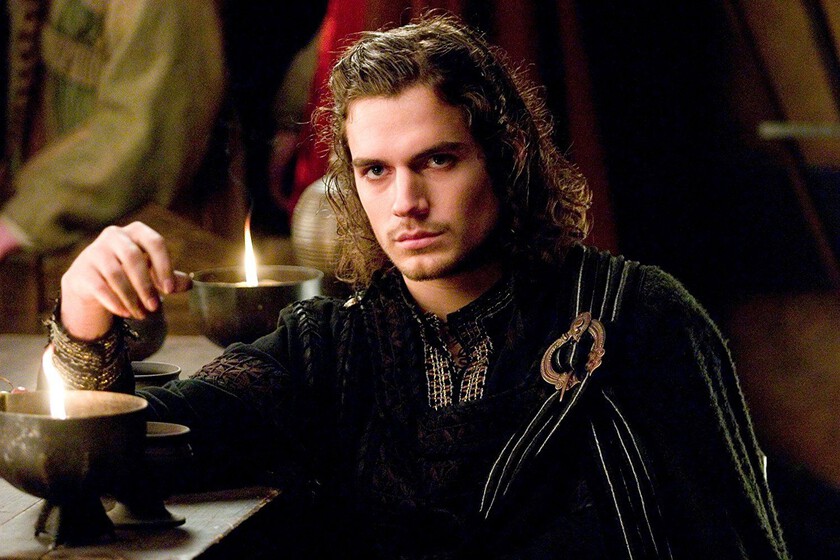 La película de Henry Cavill con un error histórico tan grande que arruinó a su productora