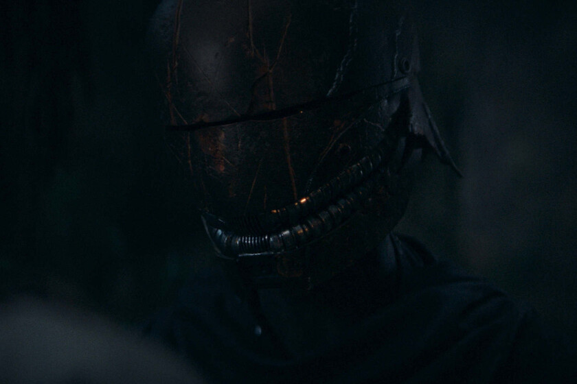 No, no es el beskar de 'The Mandalorian'. De qué raro material está hecho el sonriente casco del villano de 'The Acolyte'