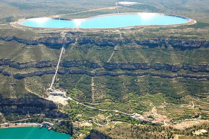 España necesita almacenar su enorme excedente de energía renovable y las eléctricas tienen claro dónde: los pantanos