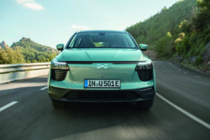 Europa rebaja los aranceles al coche eléctrico chino. Los cambios: prácticamente ninguno