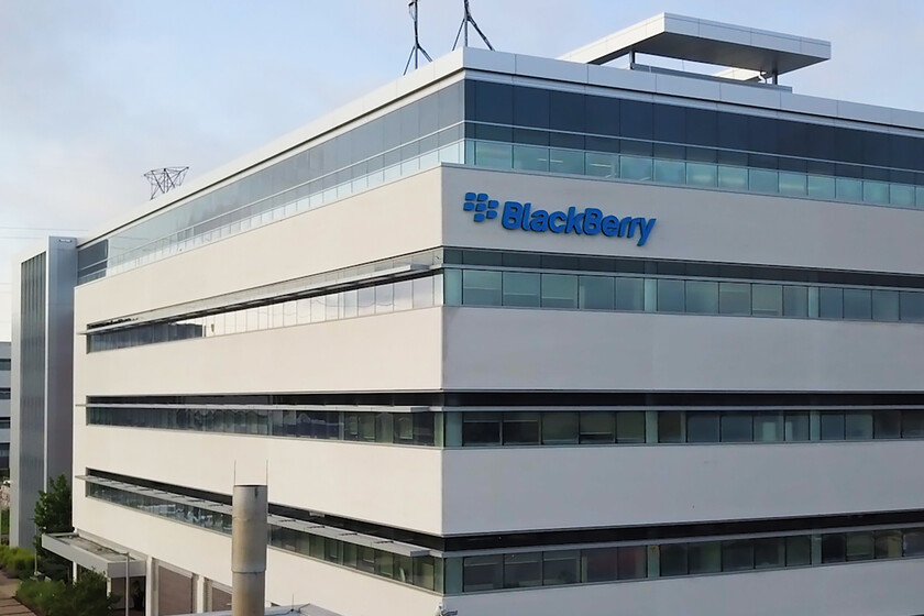 BlackBerry se ha reinventado, y lo ha hecho tan bien que está ingresando más dinero de lo que los analistas creían