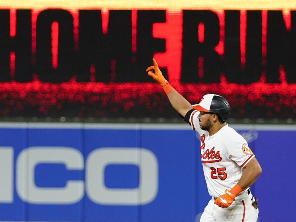 Santander aumenta su ritmo ofensivo con los Orioles