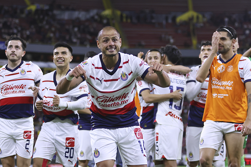 Chicharito Hernández en la jornada 17 del torneo Clausura 2024 de la Liga BBVA MX, entre los rojinegros del Atlas y Chivas rayadas de Guadalajara, realizado en el estadio Jalisco.