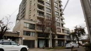 Niñera fue detenida al caer una niña venezolana de 3 años de un octavo piso en Chile