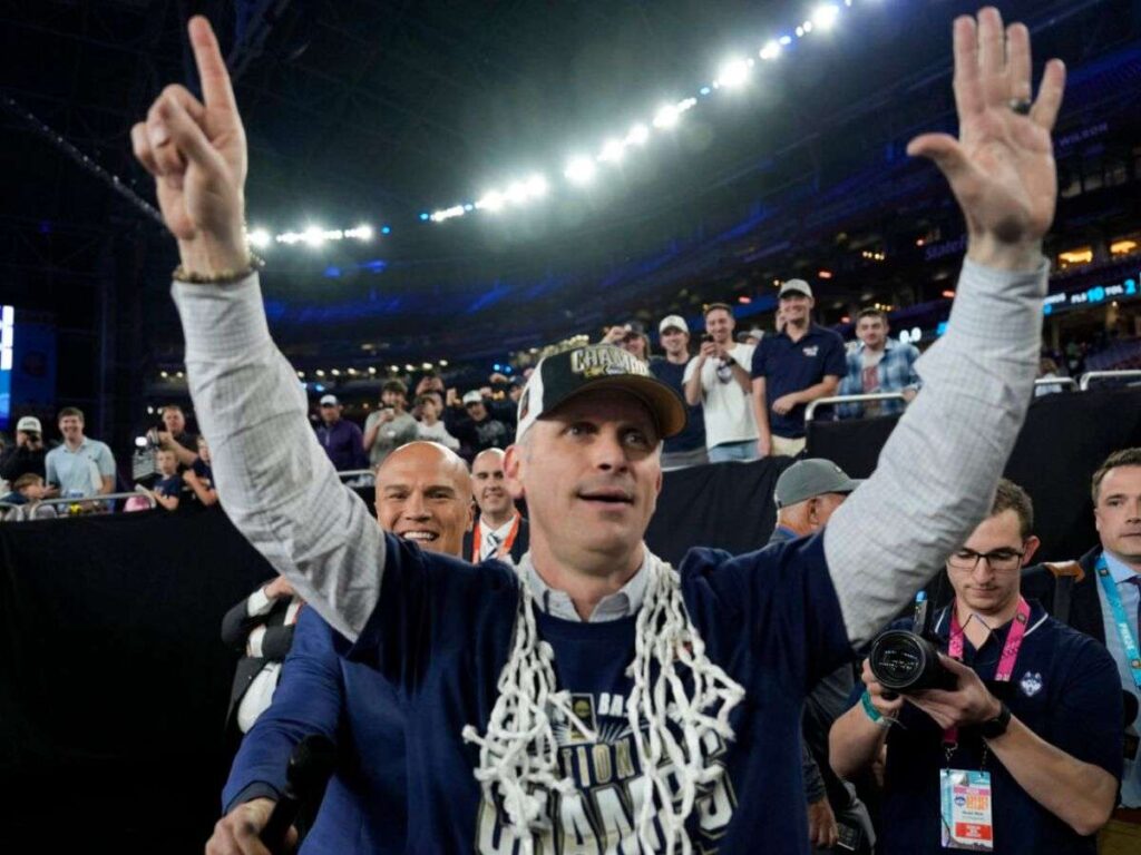 Dan Hurley rechaza dirigir a los Lakers
