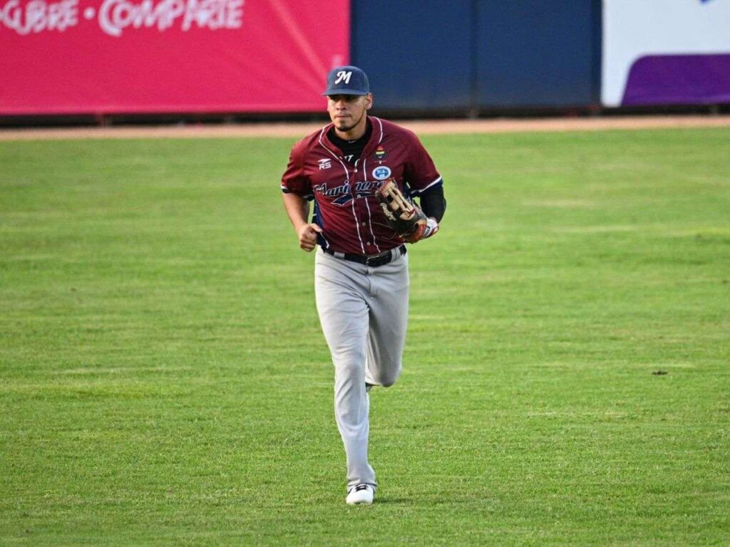 Edgardo Fermin cargó con Marineros en Caracas
