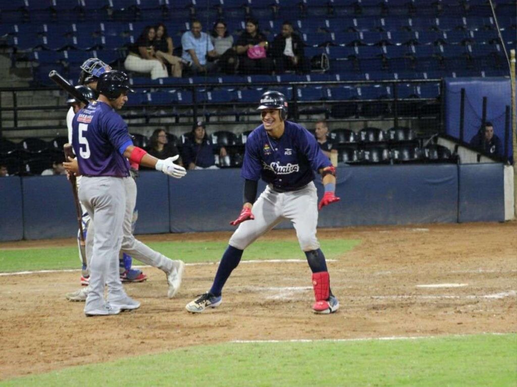 Centauros venció a Senadores en extrainning