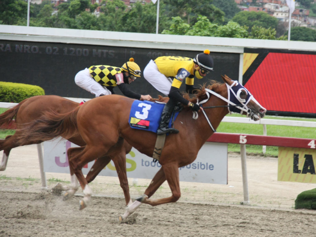 Vermelho se llevó por cuello la tercera competencia