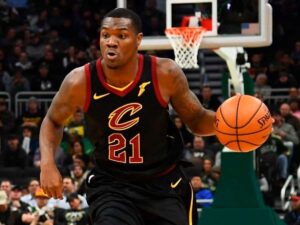 Jalen Jones se pondrá la camiseta de Spartans