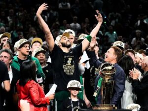 Jayson Tatum está feliz por su conquista