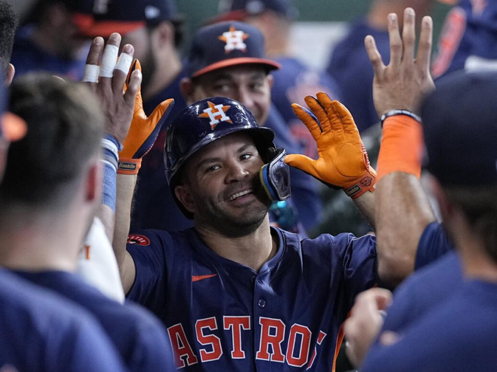 José Altuve disparó su bambinazo 12 de la campaña