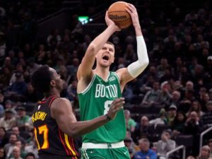 Kristaps Porzingis estará de baja por 5 meses
