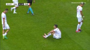 Polonia en alerta: Robert Lewandowski salió lesionado