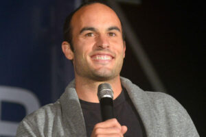 Landon Donovan desata críticas por un extraño y nuevo peinado