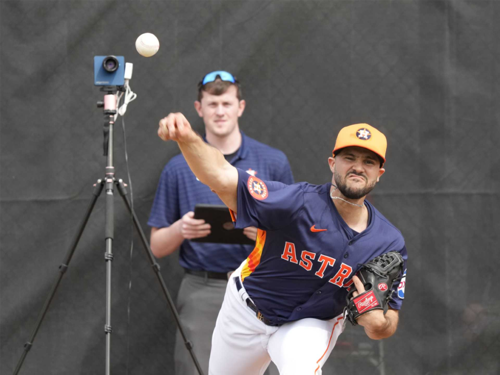 Luis Contreras llamado a MLB por los Astros