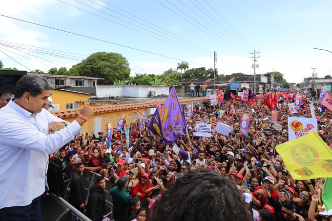 La oposición planea "un golpe de Estado en cualquier momento"