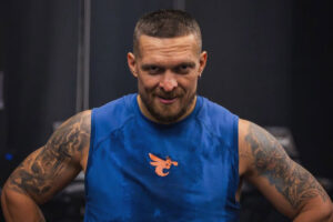 Oleksandr Usyk menosprecia al Canelo Álvarez