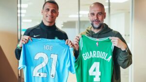 Pep Guardiola y su charla con el coach de Boston Celtics