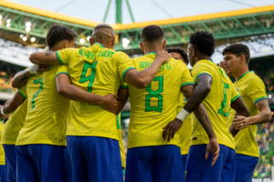 Brasil incorpora a algunas de sus estrellas para enfrentar a México