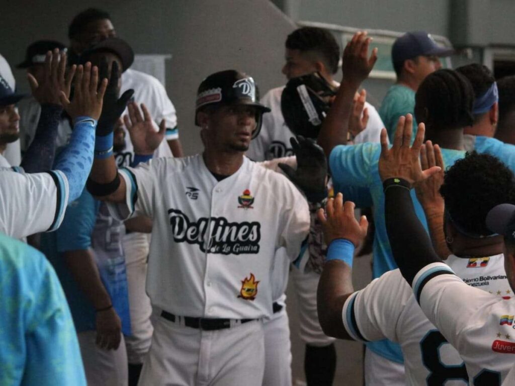 Delfines cortó racha de perdidos ante Guerreros