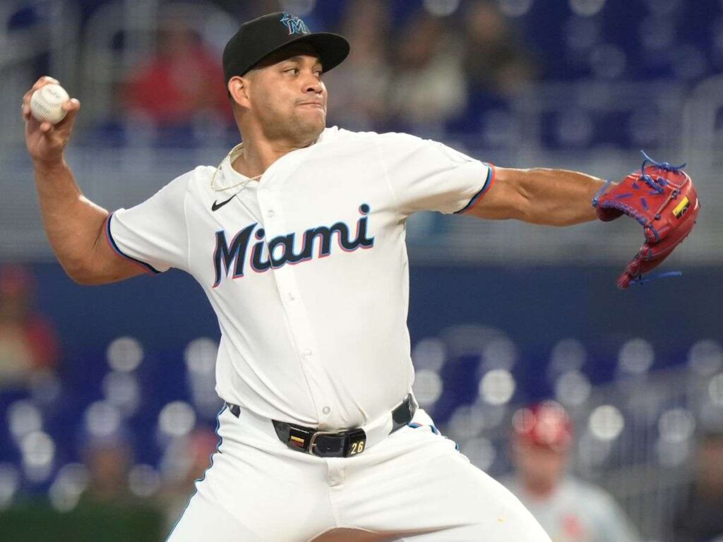 Yonny Chirinos lució bien en su regreso a Grandes Ligas 