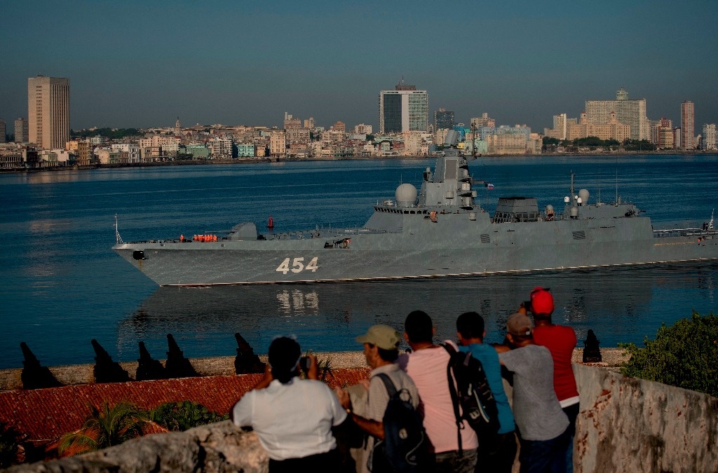Tres buques y un submarino nuclear rusos llegarán a Cuba