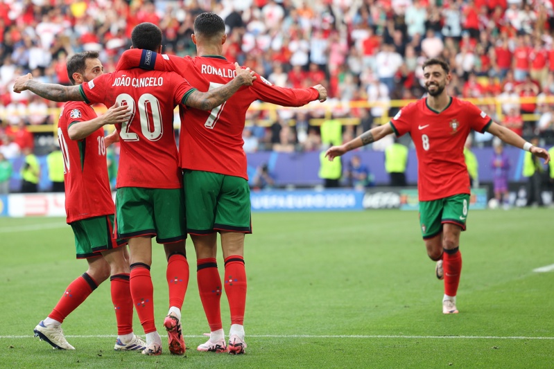 Portugal de Cristiano Ronaldo reafirma su condición de favoritos