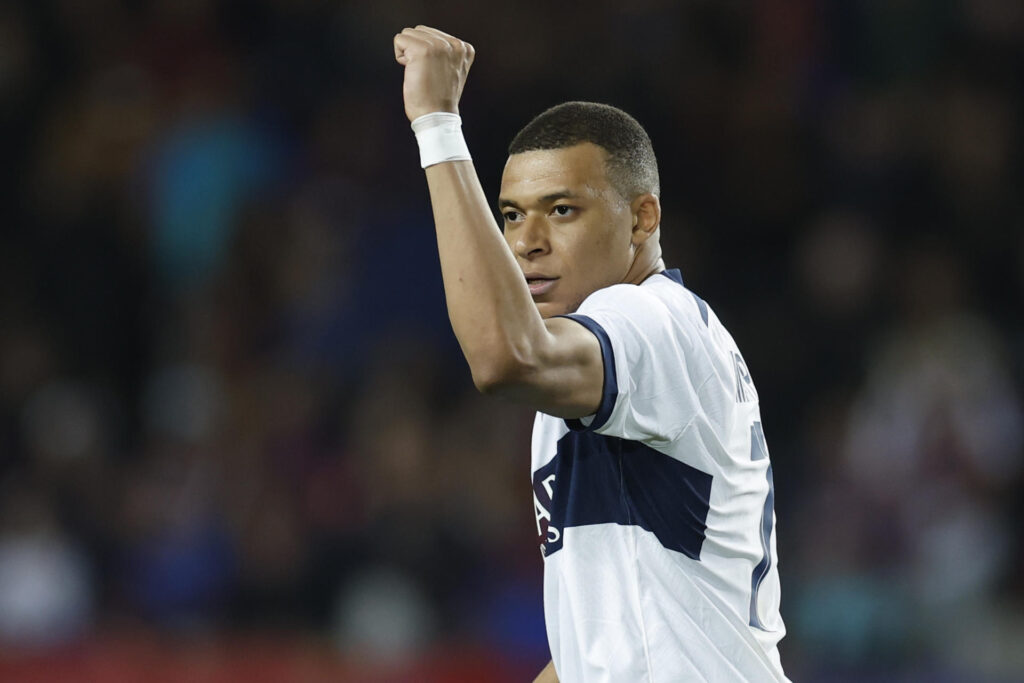 Kylian Mbappé y los mensajes de bienvenida de sus nuevos compañeros