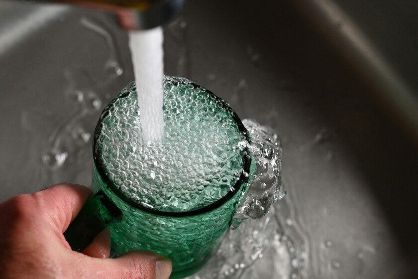 Nos obsesiona saber cuál es el mejor agua del grifo "según la OCU". El problema es que la OCU no se ha pronunciado