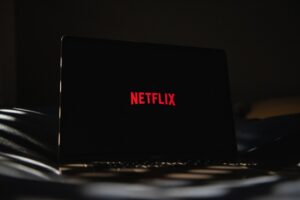 Netflix continúa desintegrando su plan Básico sin anuncios