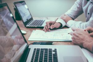 La mejor forma de estructurar la información en tu currículum, explicada según una experta en teletrabajo